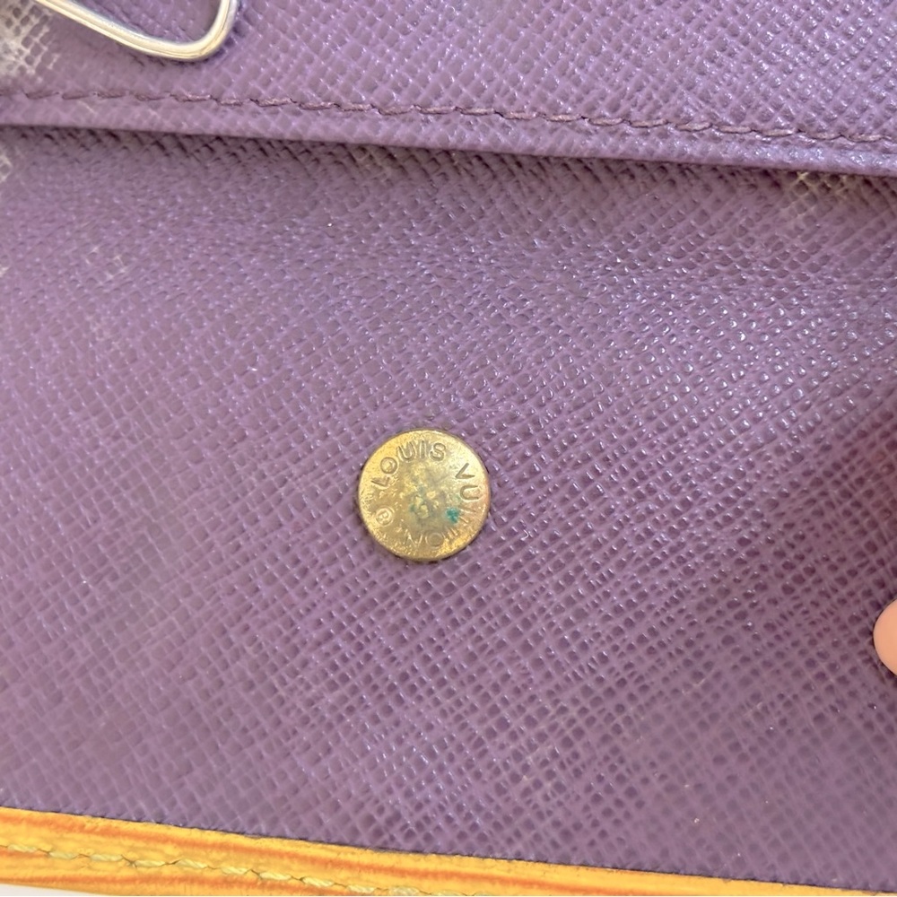 Louis Vuitton Yellow Epi Leather Key‎ Holder - Picture 11 of 13
